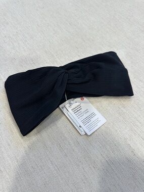 lululemon athletica Ribbed Nulu Twist-Front Headband